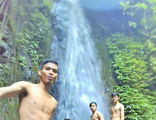  mungkin kamu udah suntuk suntuknya dan lagi nyari tempat liburan Berkemah di Lembah Cilengkrang, Kuningan Jawa Barat.
