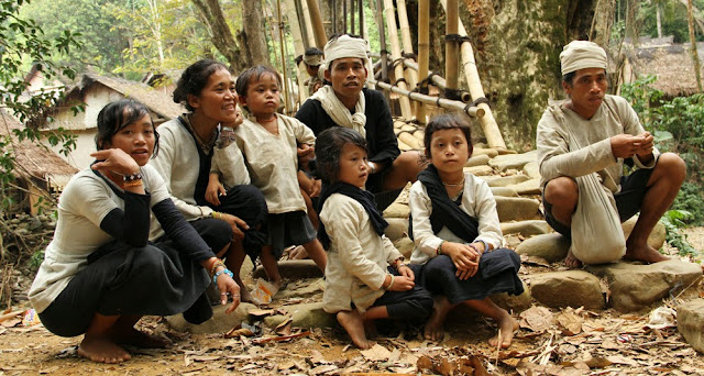 Adat istiadat Suku Baduy Dina Bahasa Sunda  Adat Istiadat Suku Baduy Dina Bahasa Sunda 