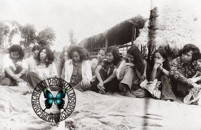 Lapangan Gang Tilil lapangan yang penuh   Foto Anak-Anak Muda Bandung Tempo Dulu 1970'an
