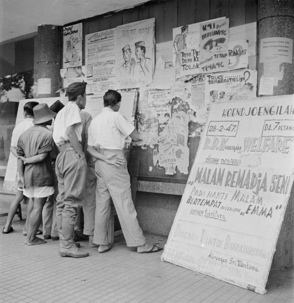  Grafiti adalah salah satu cara untuk menyampaikan pesan kepada publik melalui media visua Mural Poster Grafitti Pada Masa Perjuangan 1947-1949