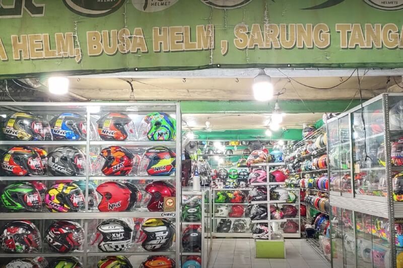 Aneka Helm