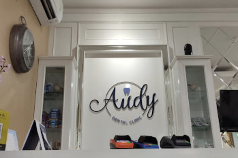 Audy Dental Depok