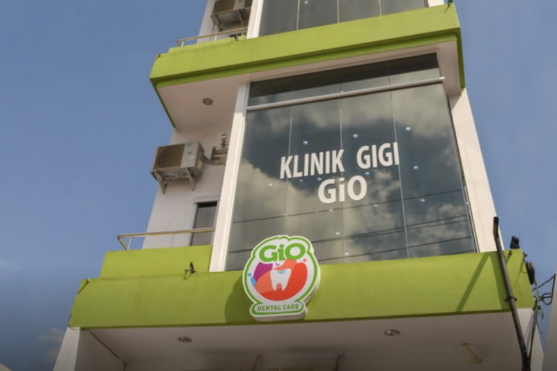 GiO dental care & clinic AMBARUKMO