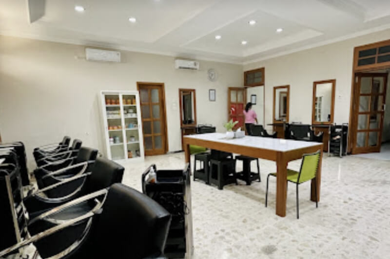 MAIRA SALON & BARBER SHOP