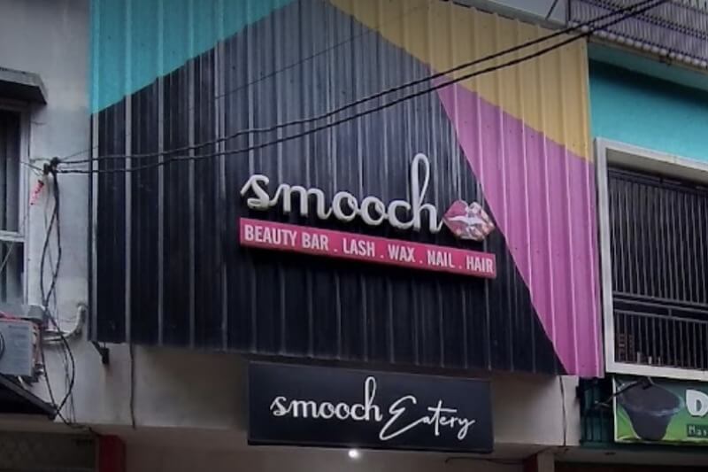 Smooch Beauty Bar