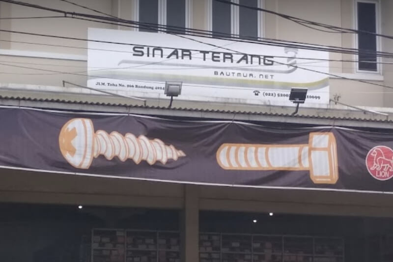 Toko Baut Sinar Terang