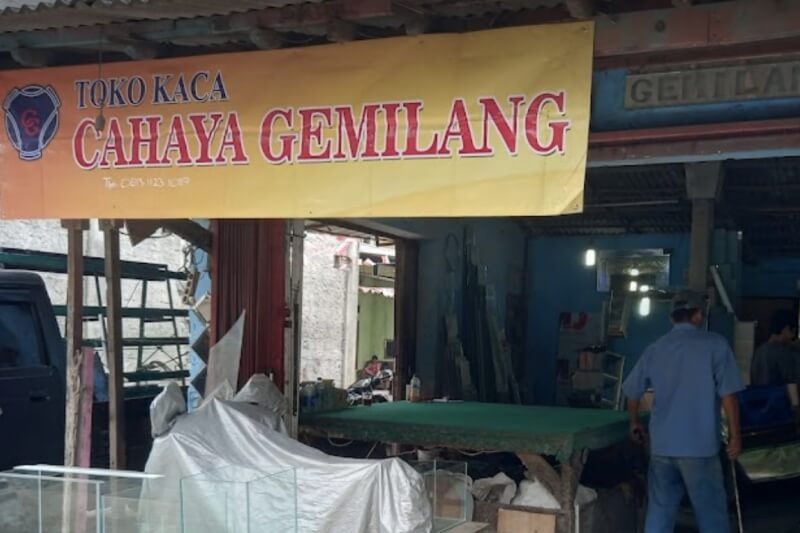 Toko Kaca Cahaya Gemilang