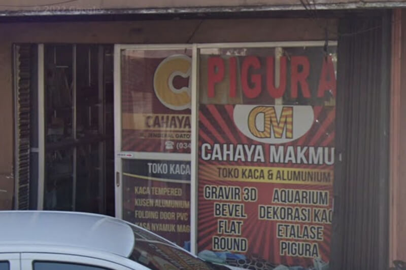 Toko Kaca Cahaya Makmur