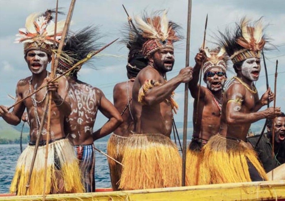 Berbagai Keunikan Baju Adat Khas Papua - Berita Papua