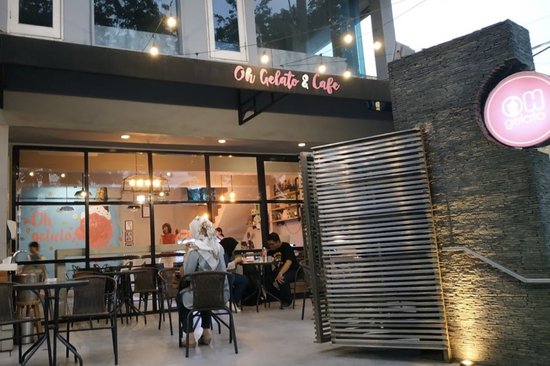 Cafe di Surabaya