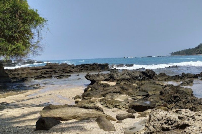 Pantai Sawarna