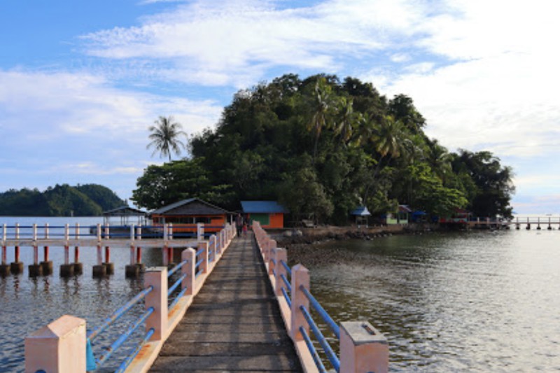 Pantai Carocok