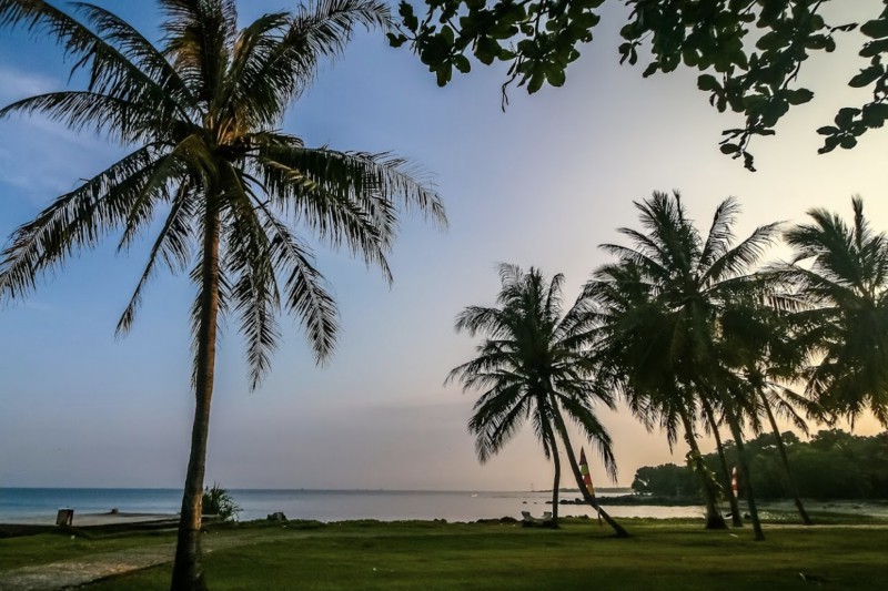 Pantai Tanjung Lesung