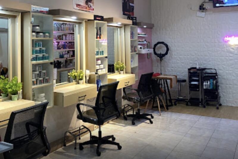 Hairlequin Salon