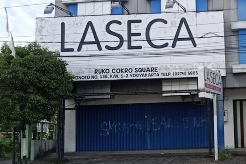 Laseca Salon Hos Cokro