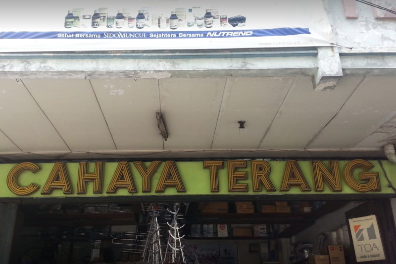 Toko Elektronik Cahaya Terang