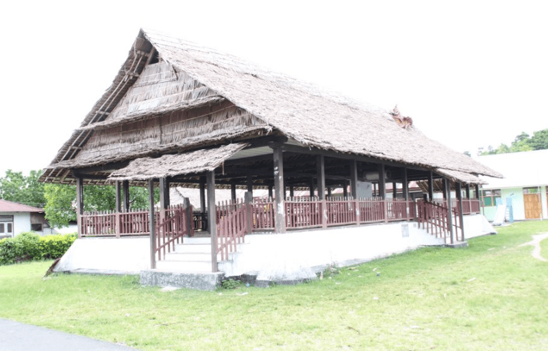 rumah adat ambon