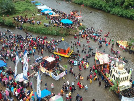 pengertian upacara adat, upacara adat bangka belitung, upacara adat nujuh jerami, upacara adat lampung, pakaian adat bangka belitung, lagu daerah bangka belitung, upacara adat bengkulu, sistem kekerabatan bangka belitung, adat istiadat bangka belitung, makanan khas bangka belitung, rumah adat bangka belitung, ritual adat bangka belitung, tradisi bangka belitung, alat musik bangka belitung, pengertian upacara adat, fungsi upacara adat, kebudayaan bangka belitung, macam macam upacara adat bangka belitung. upacara adat rebo kasan, upacara adat maras tahun, upacara adat mandi belimau, upacara adat sepintu sedulang, upacara adat perang ketupat, upacara adat buang jong