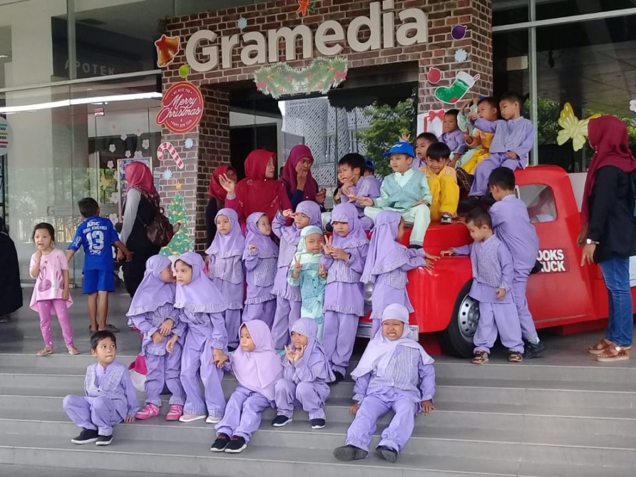 Kunjungan TK Aisyiyah  Kindergarten Islamic School ke Gramedia