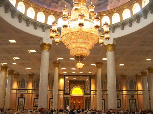 Masjid Dian Al Mahri Depok
