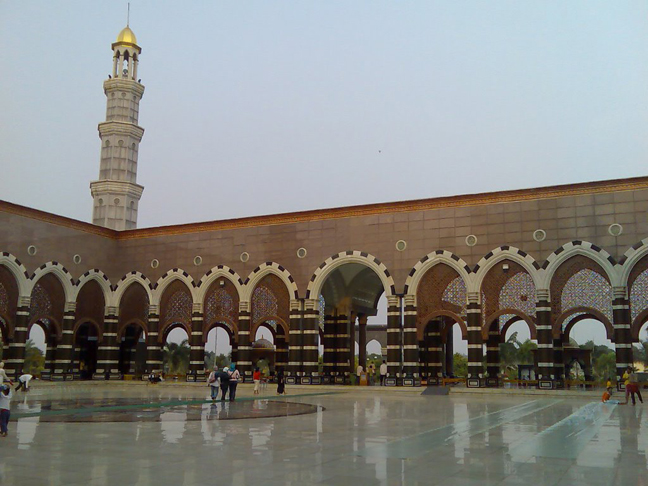 Masjid Dian Al Mahri depok