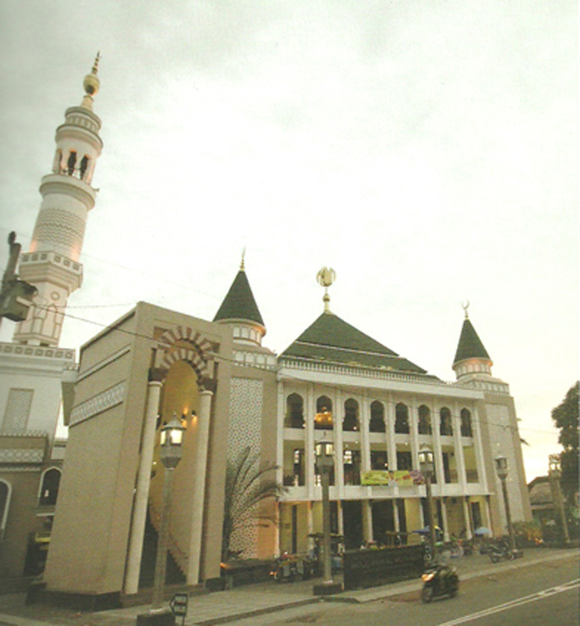 Masjid raya al muttaqun depan