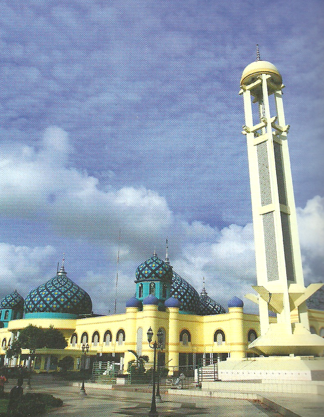 masjid agung al karomah depan