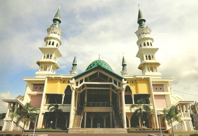 masjid agung al muhajidin depan