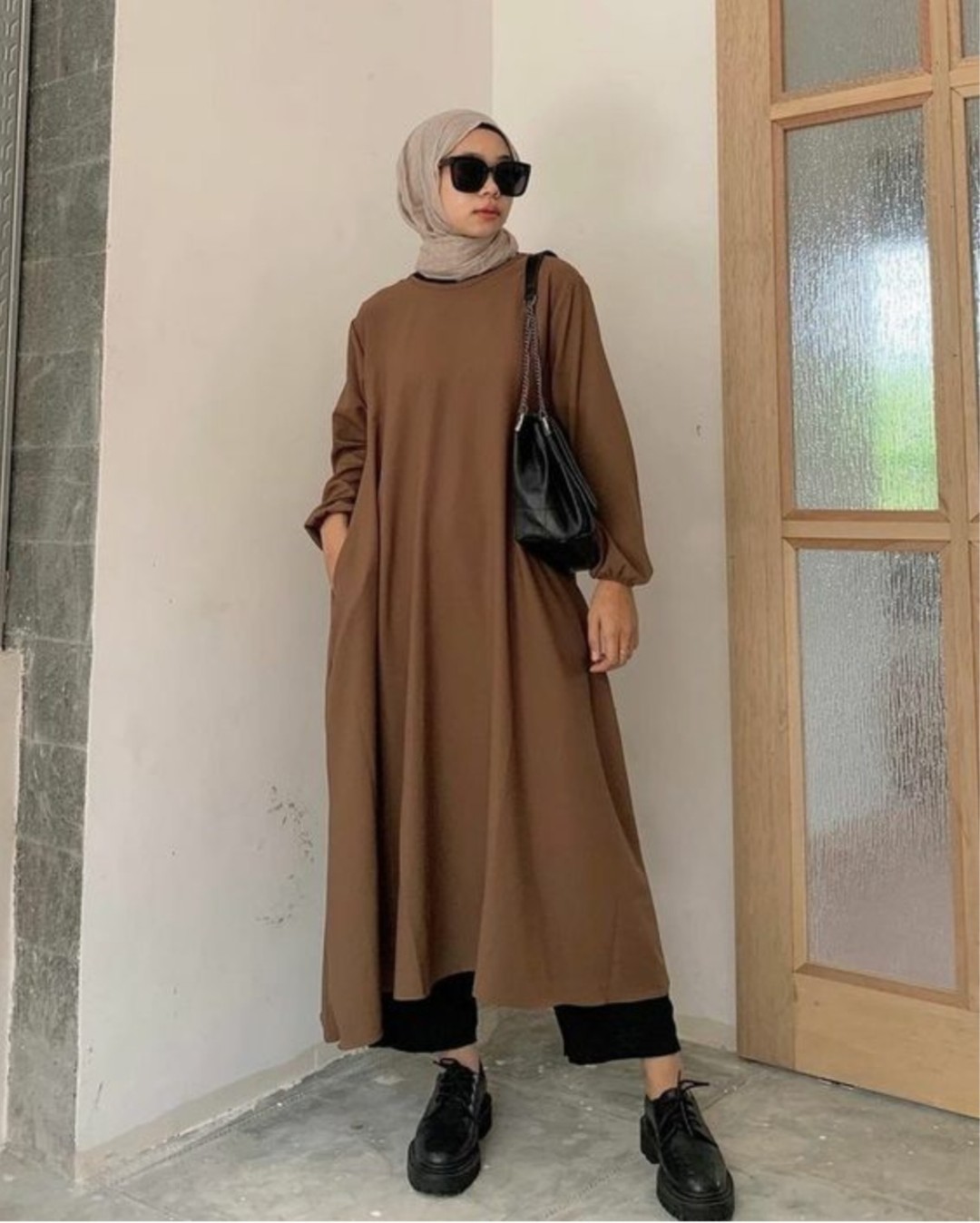 Kombinasi Warna Baju Cokelat Tua Cocok Dengan Jilbab Warna Apa