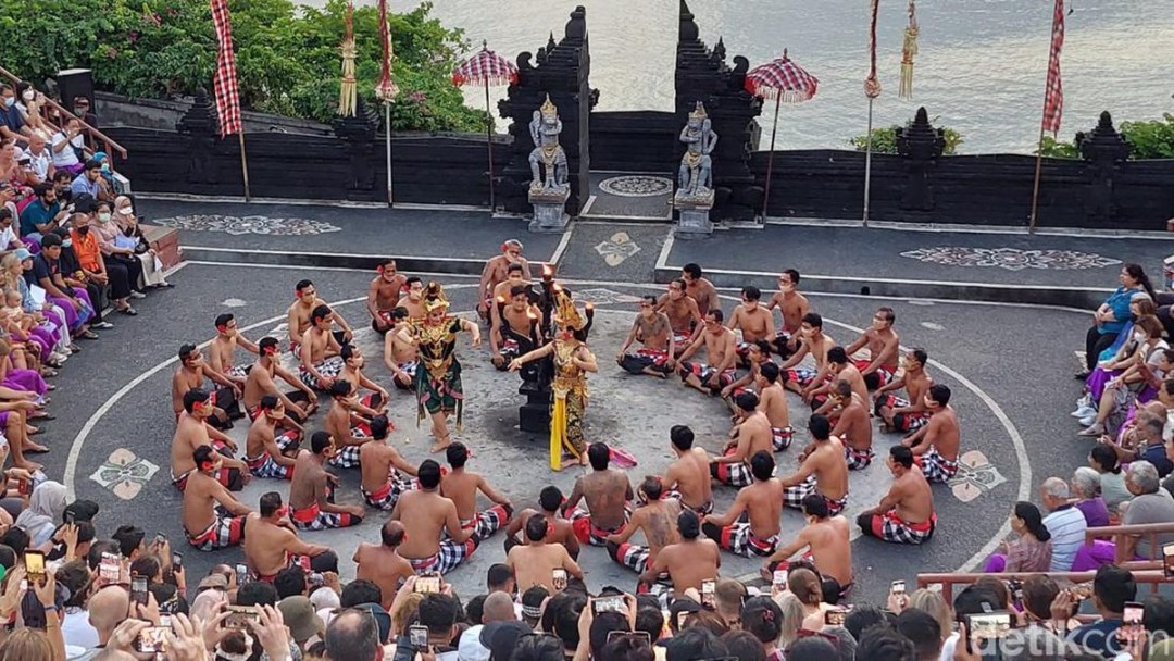 Pola Lantai Tari Kecak: Sejarah, Makna, dan Keunikannya