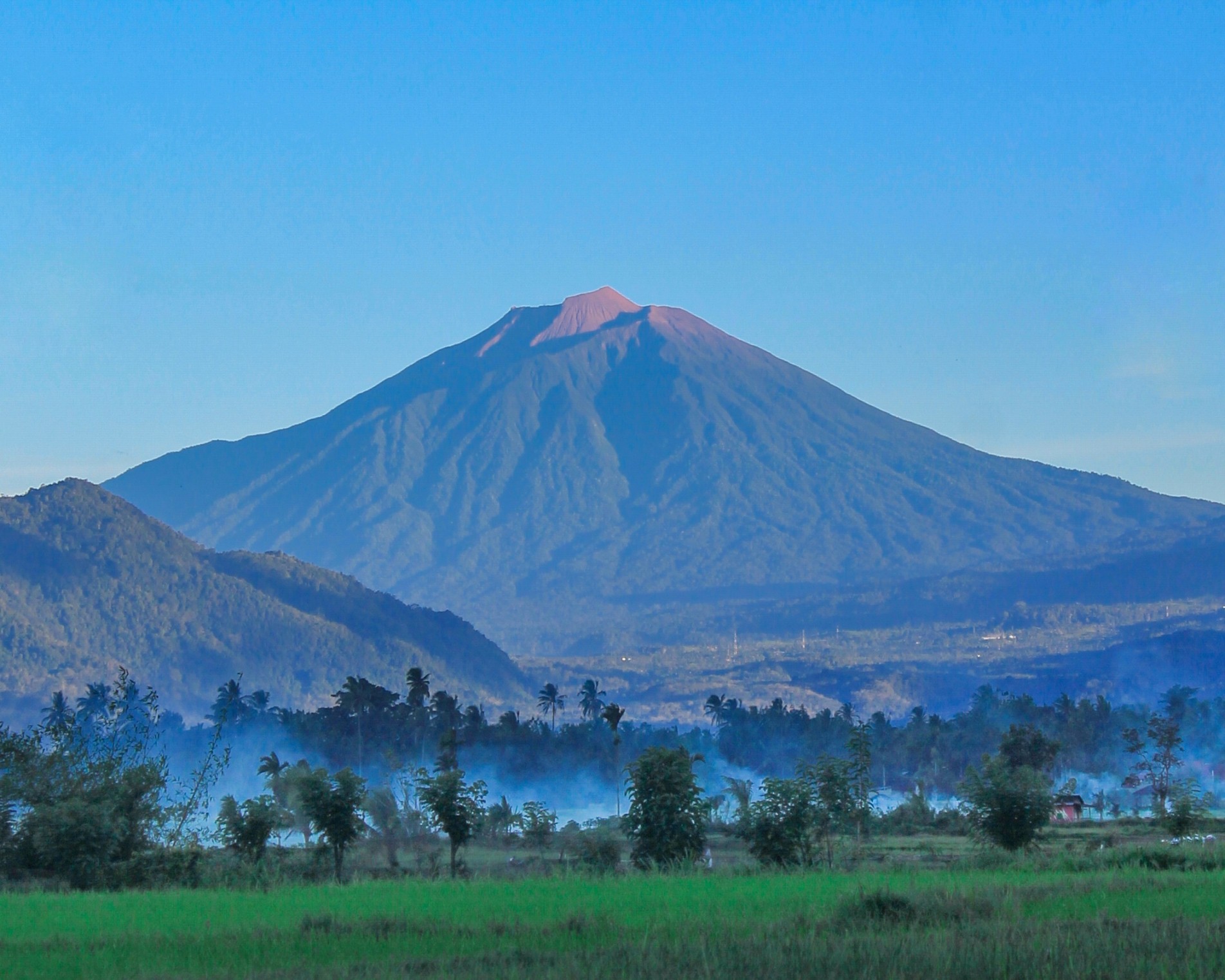 Daftar gunung di Indonesia menurut lokasi - Wikipedia bahasa